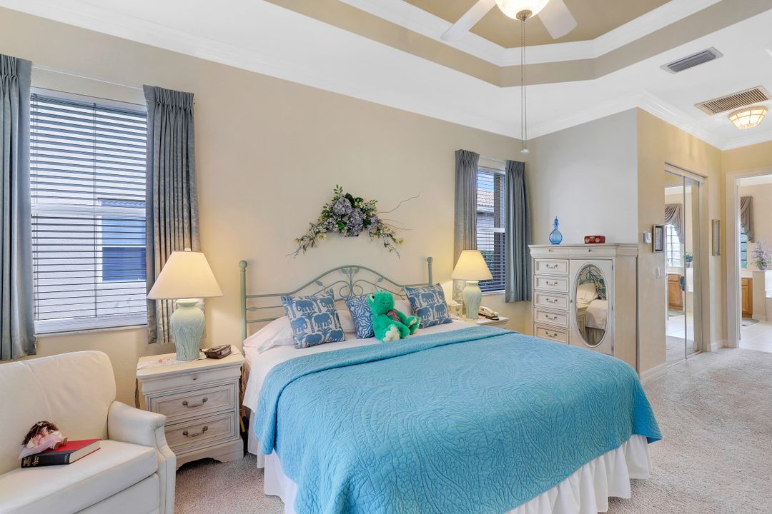 1427 King Sago Ct, Naples, FL 34119