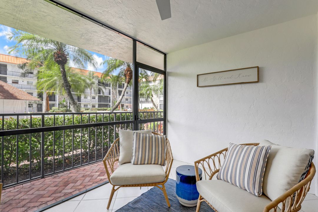 2900 Gulf Shore Blvd N #102, Naples, FL 34103