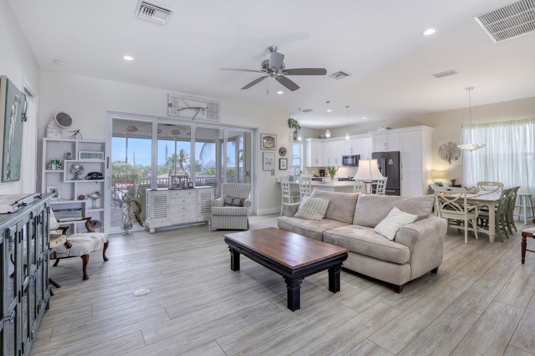 147 San Salvador St, Naples, FL 34113