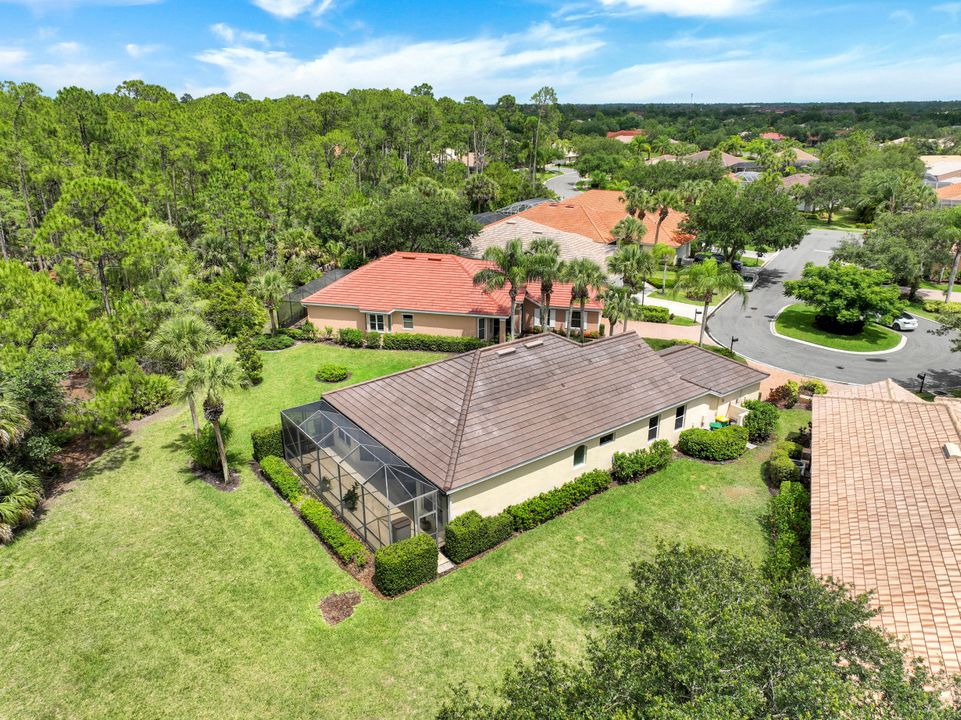 6082 Highwood Park Ct, Naples, FL 34110