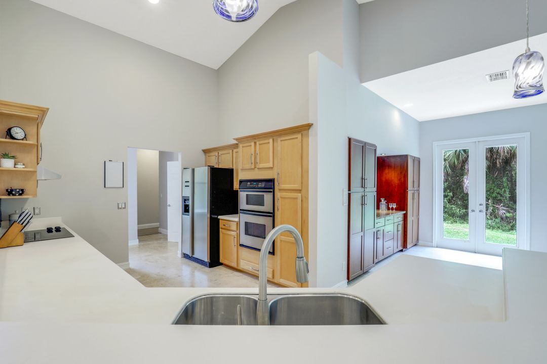 180 23rd St NW, Naples, FL 34120