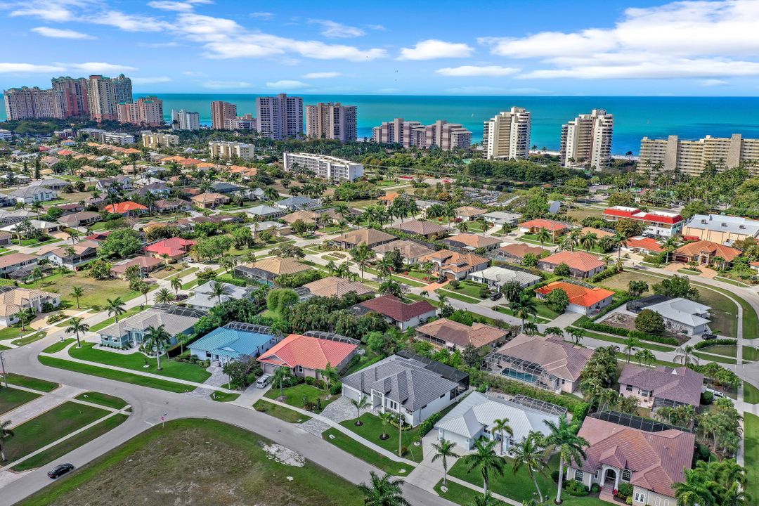 670 Amber Dr, Marco Island, FL 34145