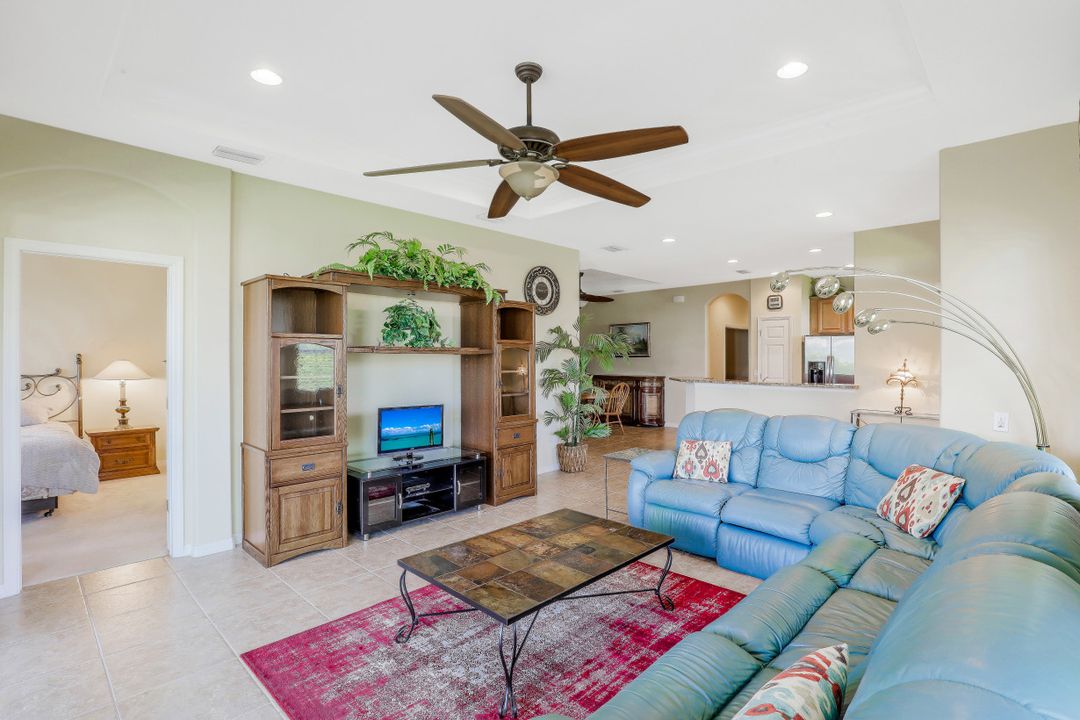 2657 Anguilla Dr, Cape Coral, FL 33991