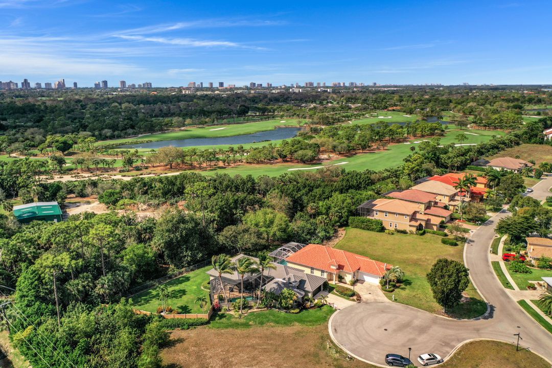 2892 Coco Lakes Pl, Naples, FL 34105