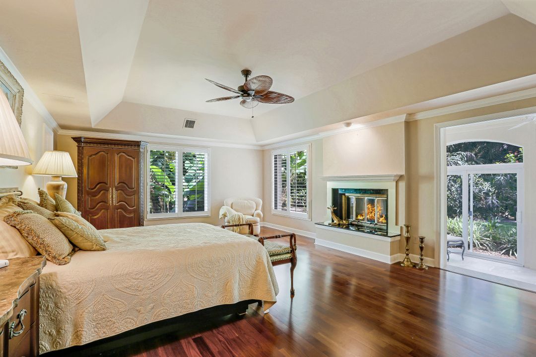 726 Bay Tree Ct, Naples, FL 34108