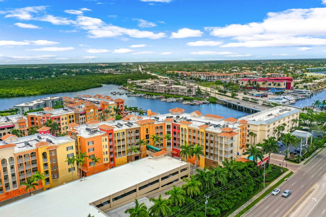 450 Bayfront Pl #4206, Naples, FL 34102