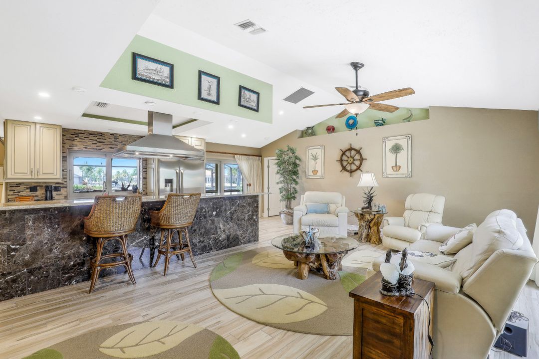 2811 SE 19th Pl, Cape Coral, FL 33904