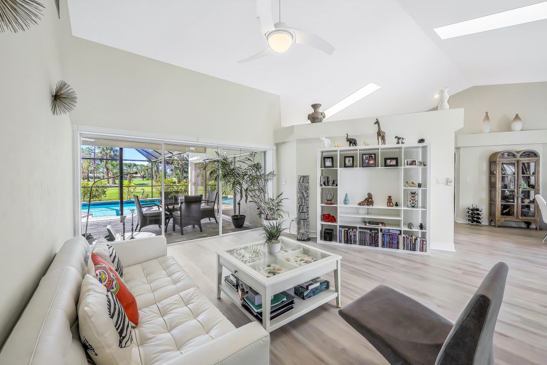 2016 Duke Dr, Naples, FL 34110