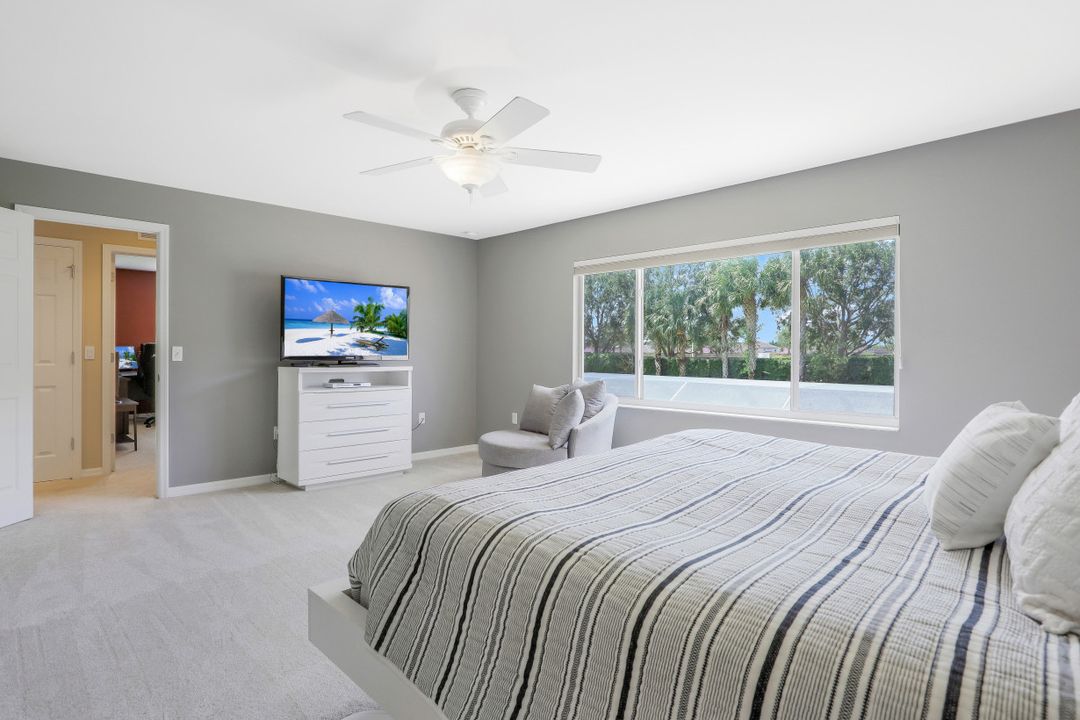 2039 Sagebrush Cir, Naples, FL 34120