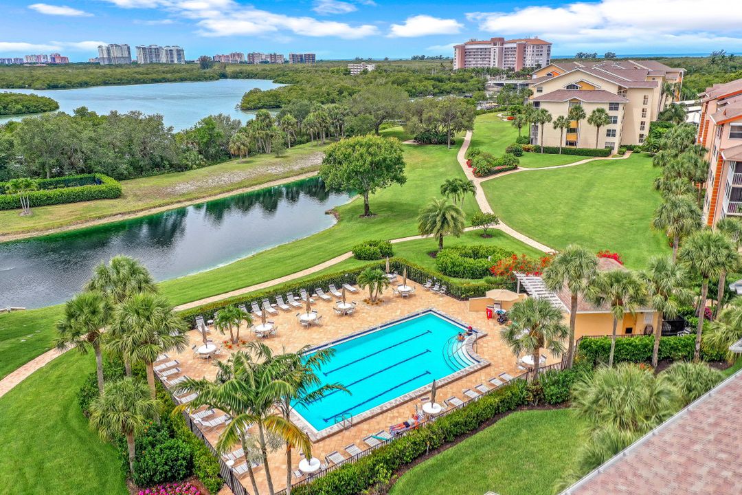 320 Horse Creek Dr #403, Naples, FL 34110