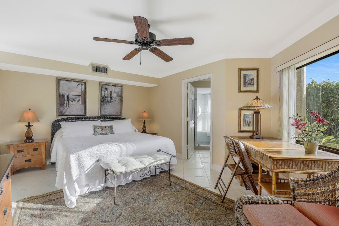 571 Beachwalk Cir #101, Naples, FL 34108