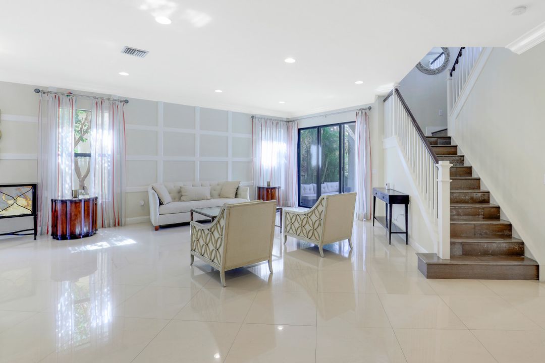 3642 Santaren Ct, Naples, FL 34119