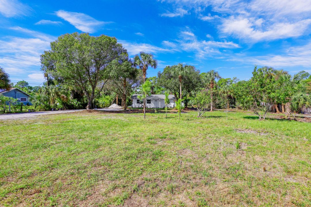 241 12th St SE, Naples, FL 34117