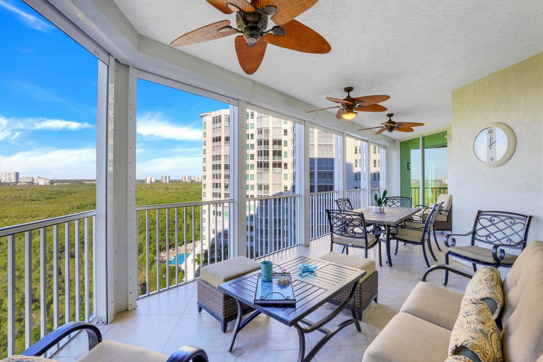 295 Grande Way #905, Naples, FL 34110