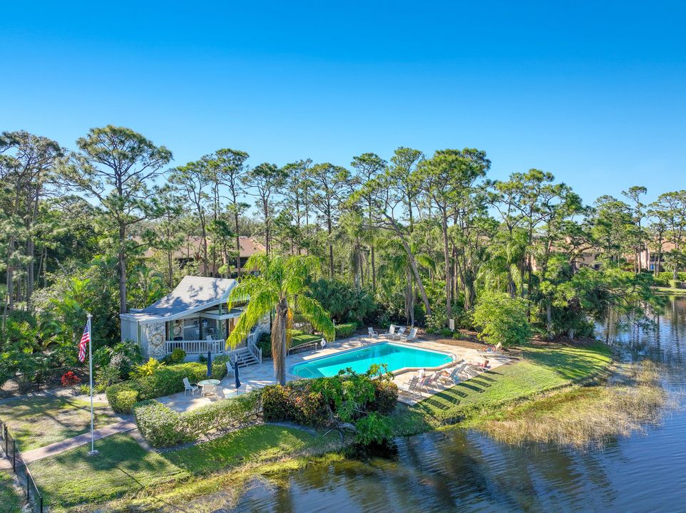 325 Bay Forest Dr #201, Naples, FL 34110