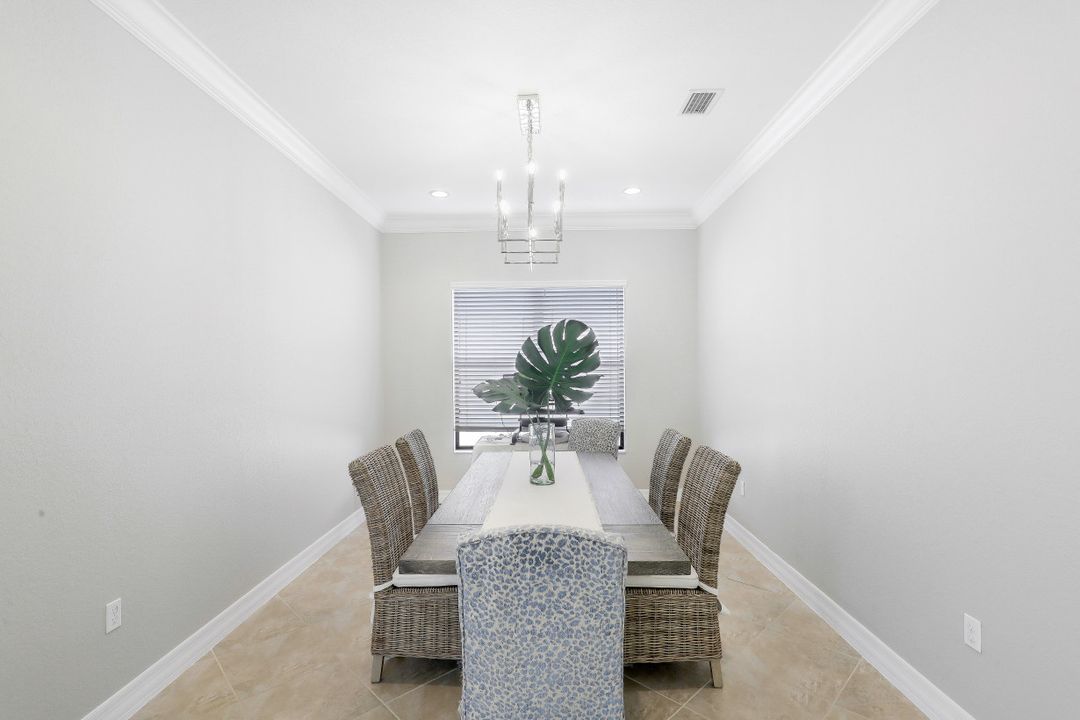 3195 Pacific Dr, Naples, FL 34119