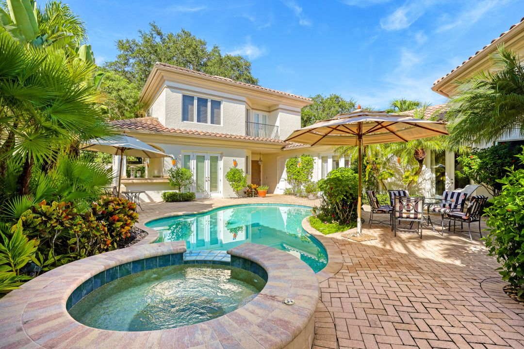 1064 Grand Isle Dr, Naples, FL 34108