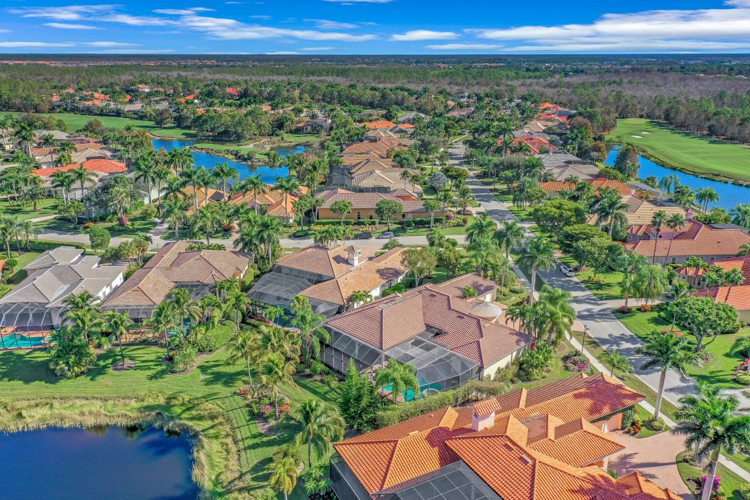 7417 Treeline Dr, Naples, FL 34119