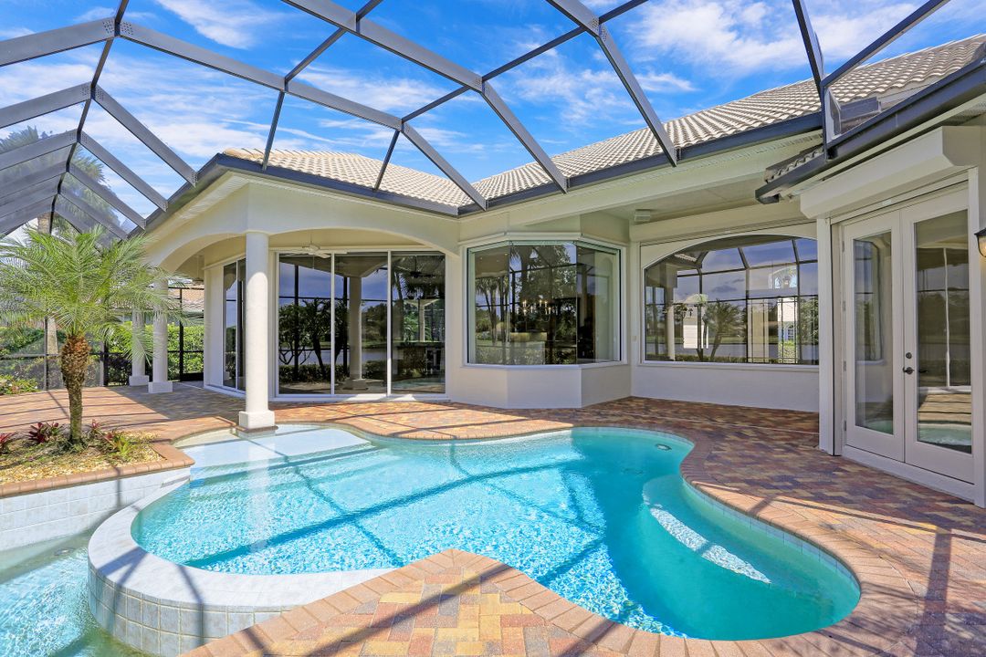 2046 Imperial Cir, Naples, FL 34110