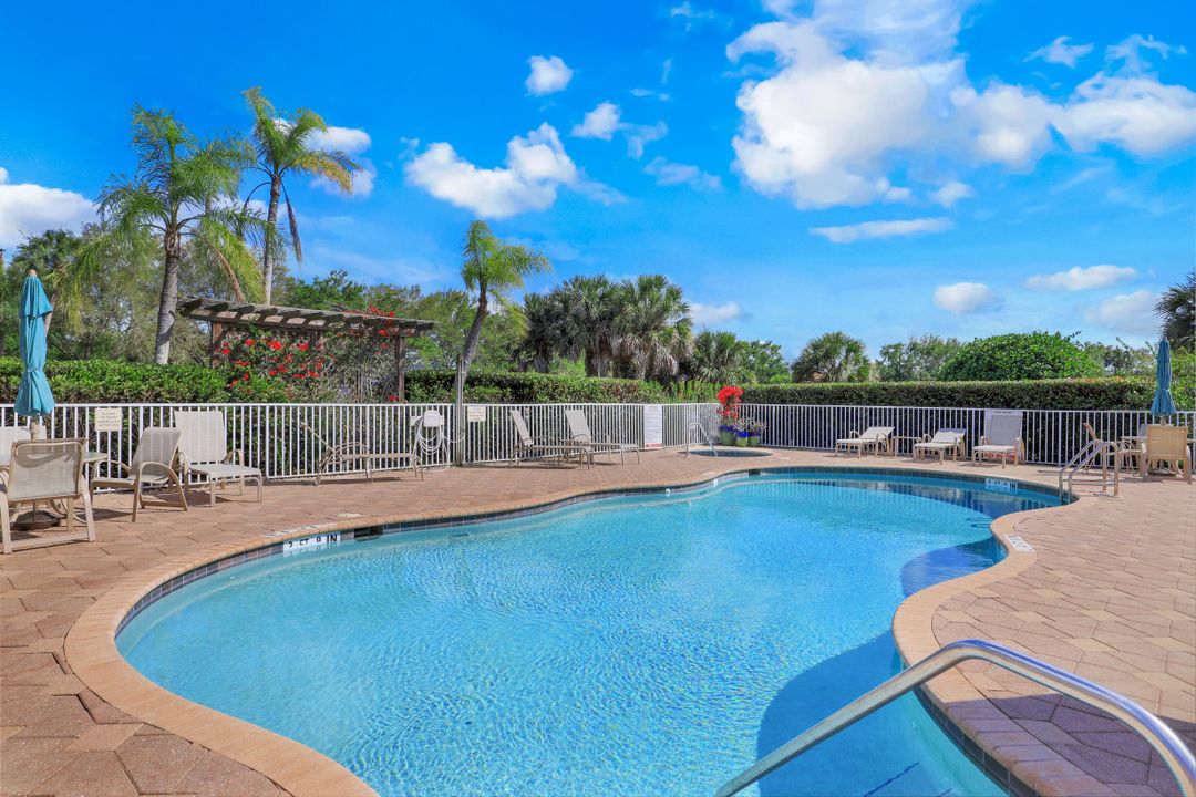 4810 Shinnecock Hills Ct, Naples, FL 34112