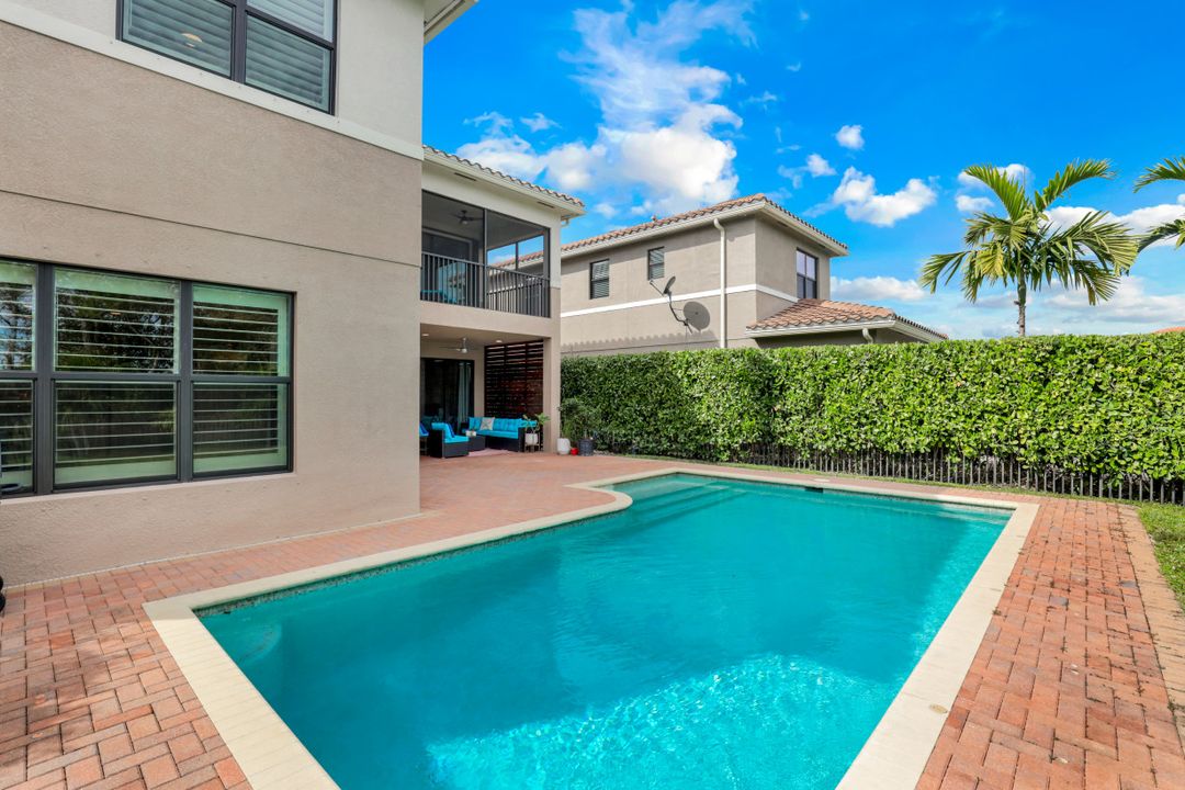 3082 Hudson Ter, Naples, FL 34119