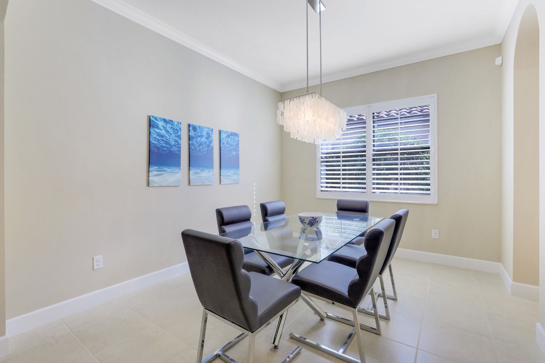 9366 Isla Bella Cir, Bonita Springs, FL 34135