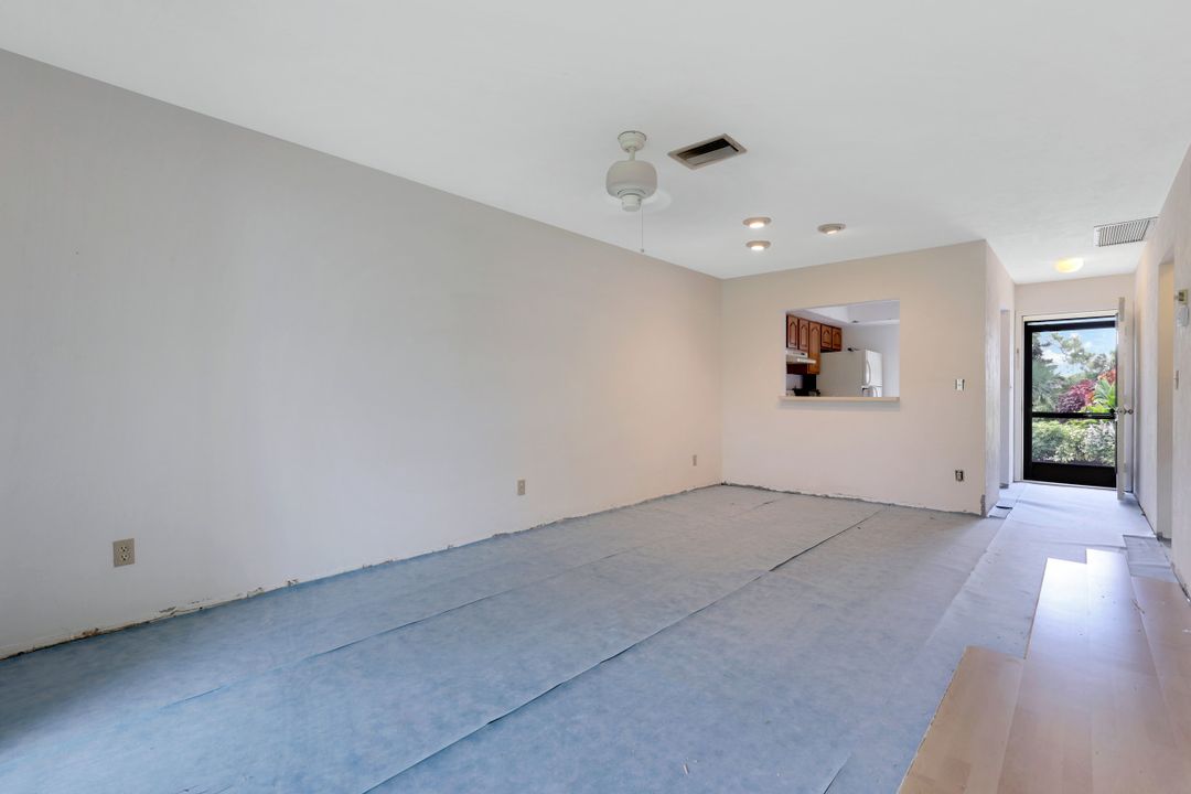 1062 Pine Isle Ln  #1062, Naples, FL 34112