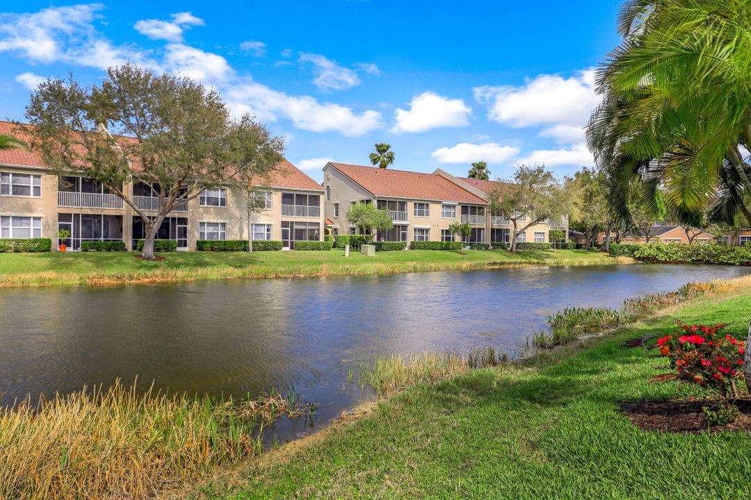 14832 Paradigm Ct, Fort Myers, FL 33919