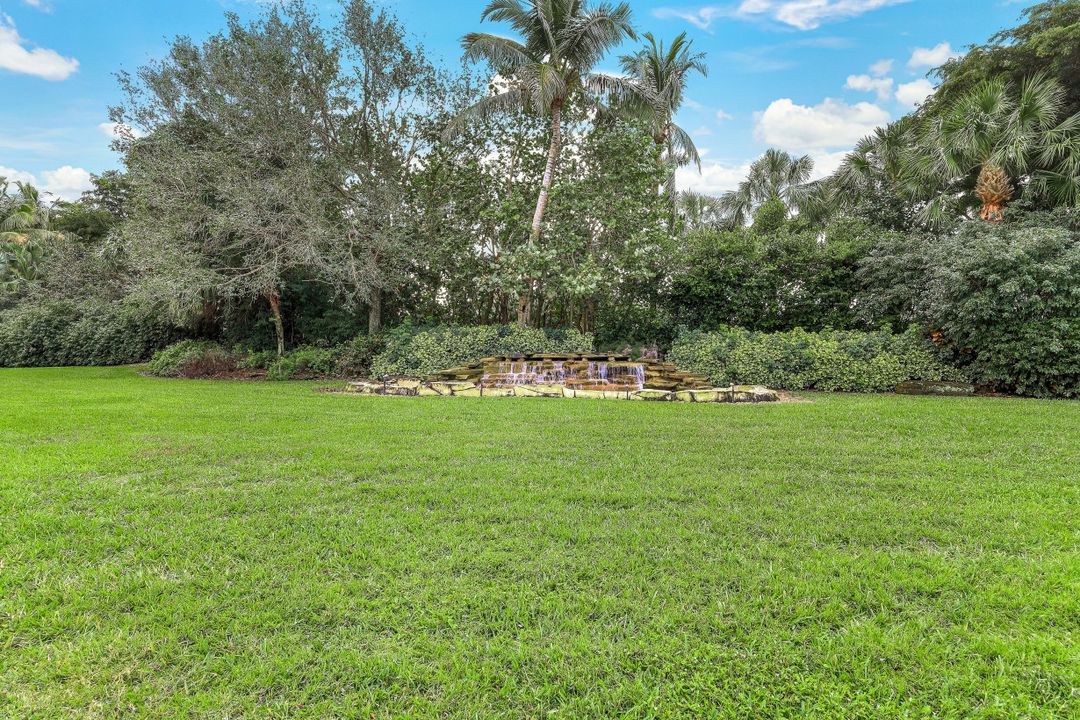 8080 Players Cove Dr Unit 102, Naples, FL 34113