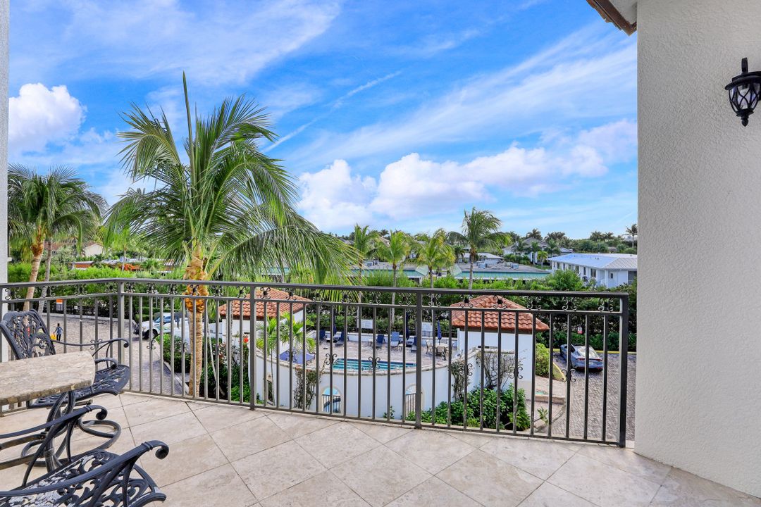 1530 5th Ave S #C-312, Naples, FL 34102