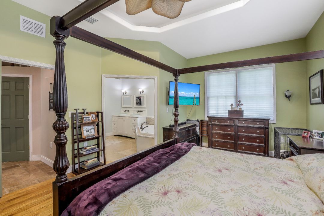 3074 Woodstock Ave, Naples, FL 34120