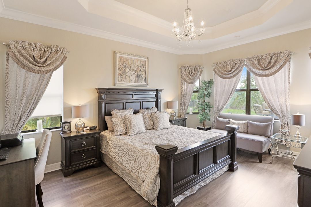 2832 Cinnamon Bay Cir, Naples, FL 34119