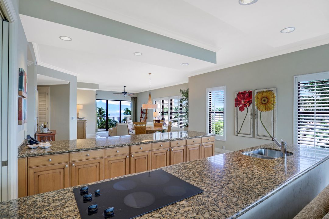 10620 Gulf Shore Dr #401, Naples, FL 34108