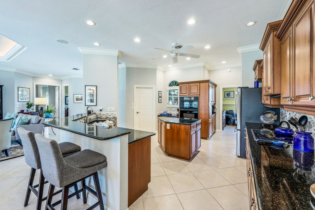 8072 Tiger Lily Dr, Naples, FL 34113