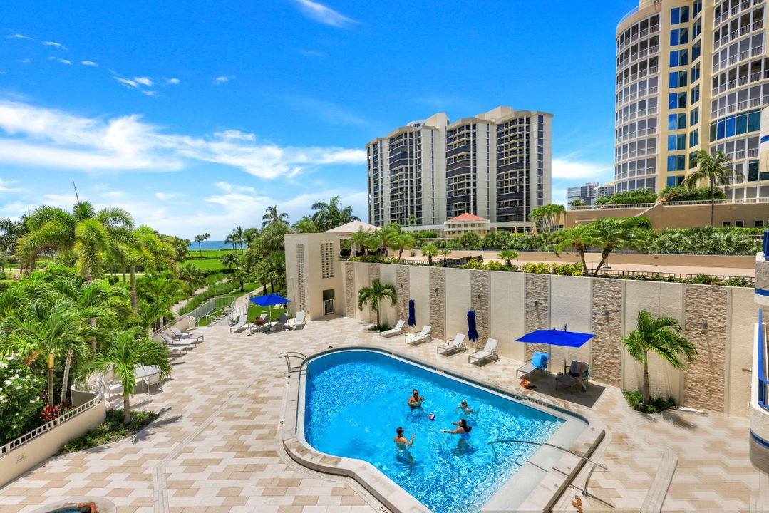 4451 Gulf Shore Blvd N #302, Naples, FL 34103