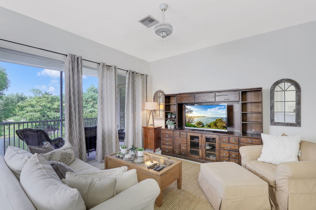 1247 Egrets Landing #201, Naples, FL 34108