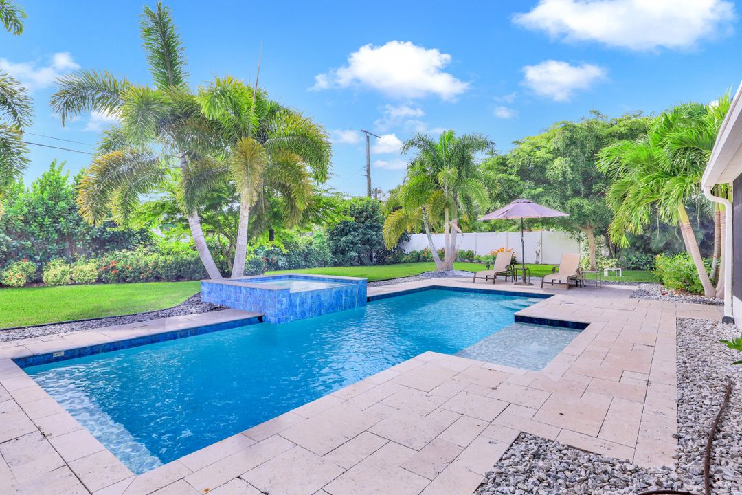 580 105th Ave N, Naples, FL 34108