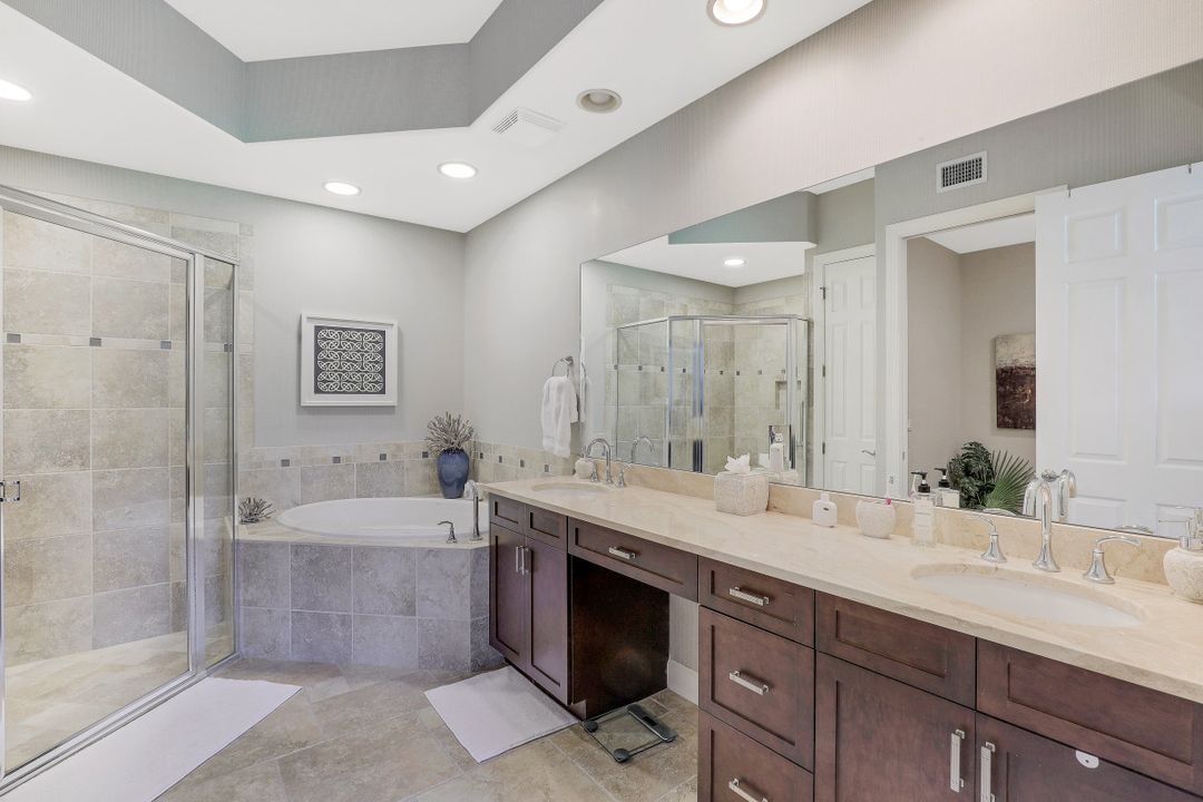 8036 Players Cove Dr #102, Naples, FL 34113