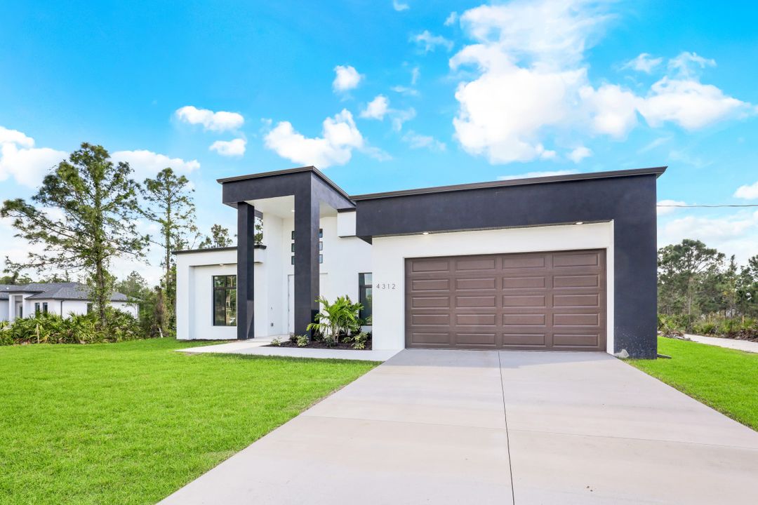 4312 18th Ave NE, Naples, FL 34120