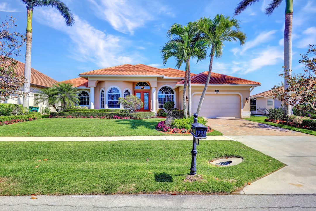 469 Persian Ct, Marco Island, FL 34145