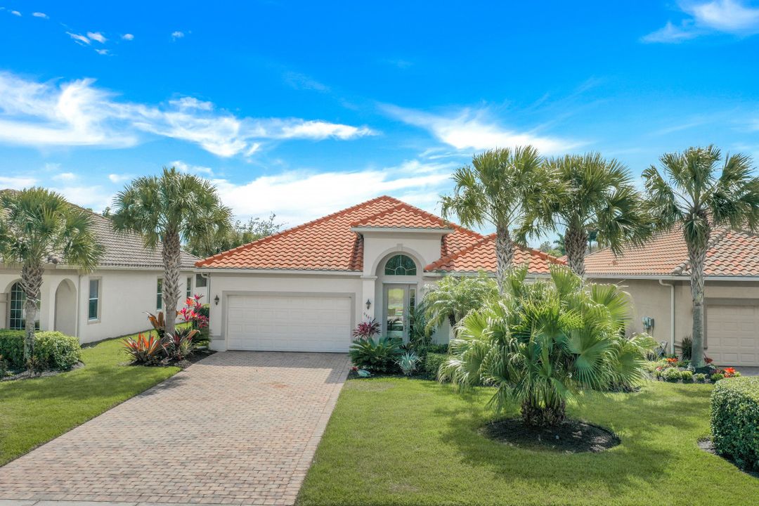9463 Quarry Dr, Naples, FL 34120