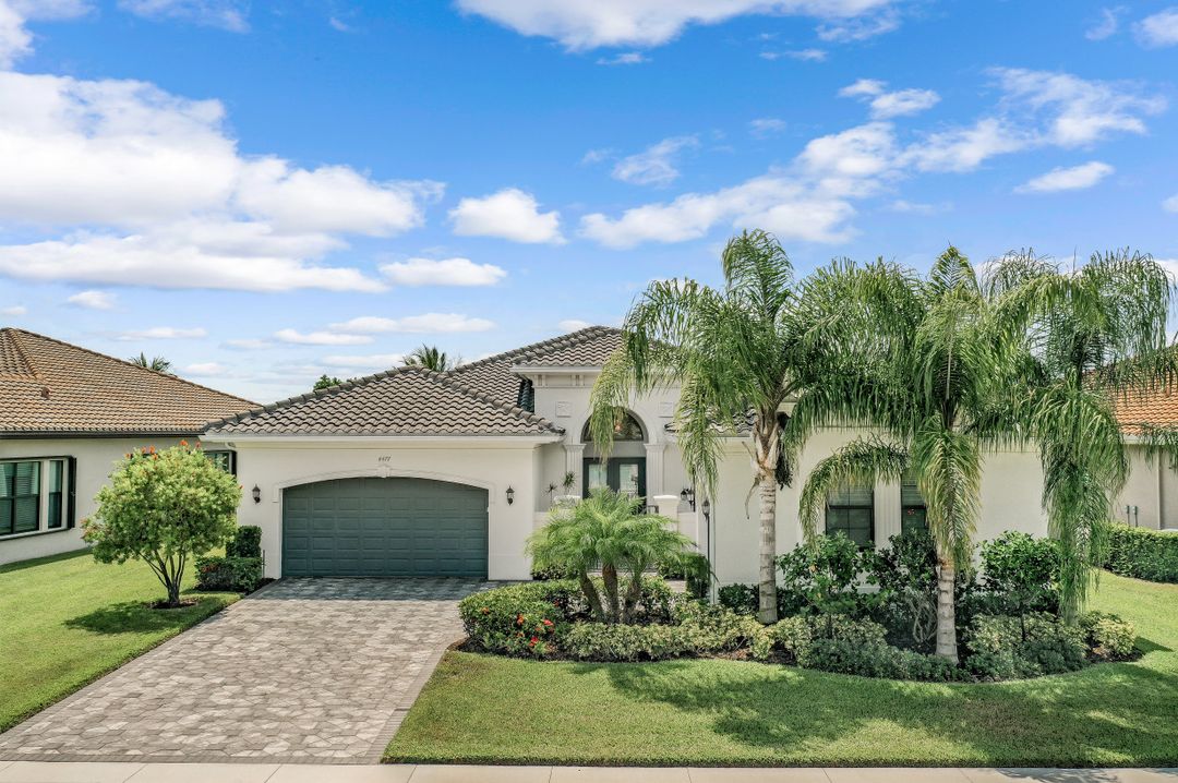 4477 Caldera Cir, Naples, FL 34119