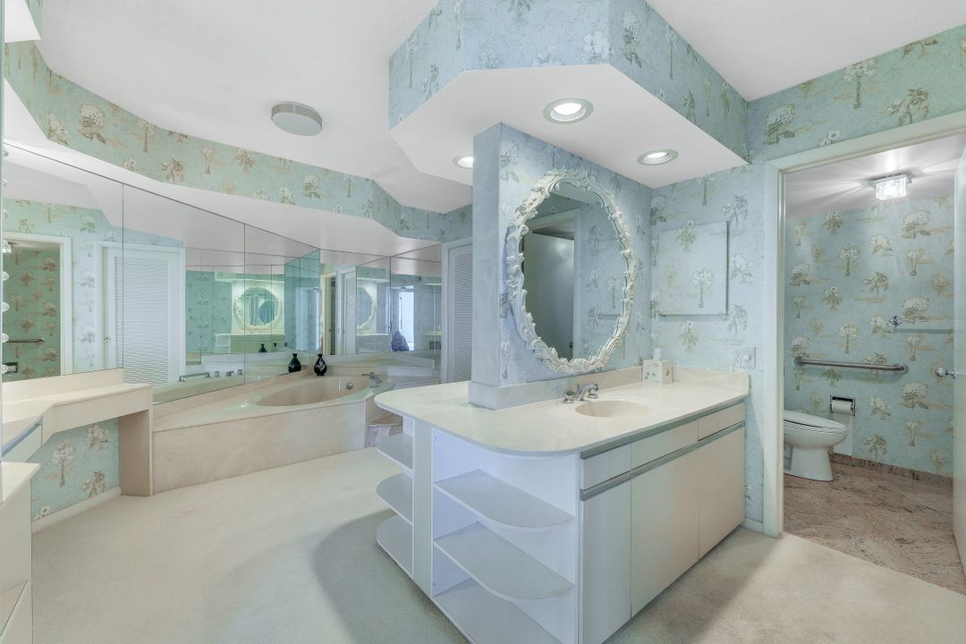 4401 Gulf Shore Blvd N #601, Naples, FL 34103