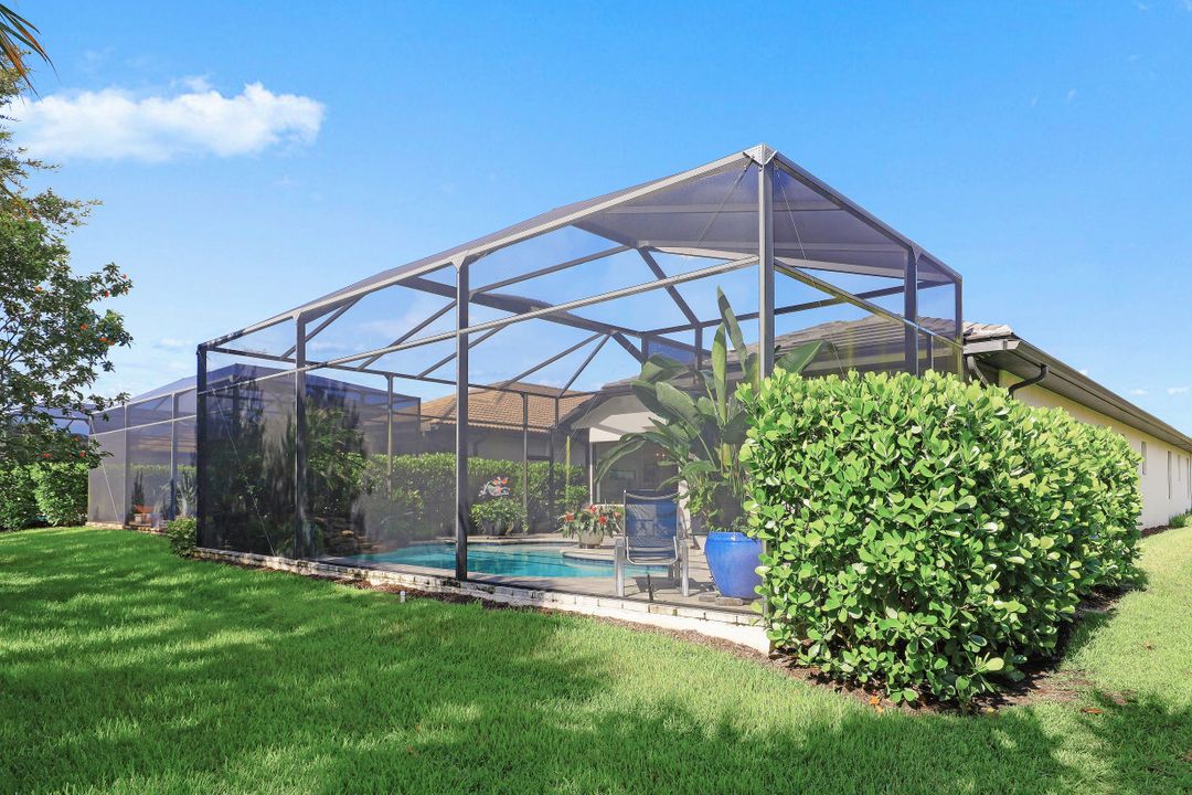 10102 Palazzo Dr, Naples, FL 34119