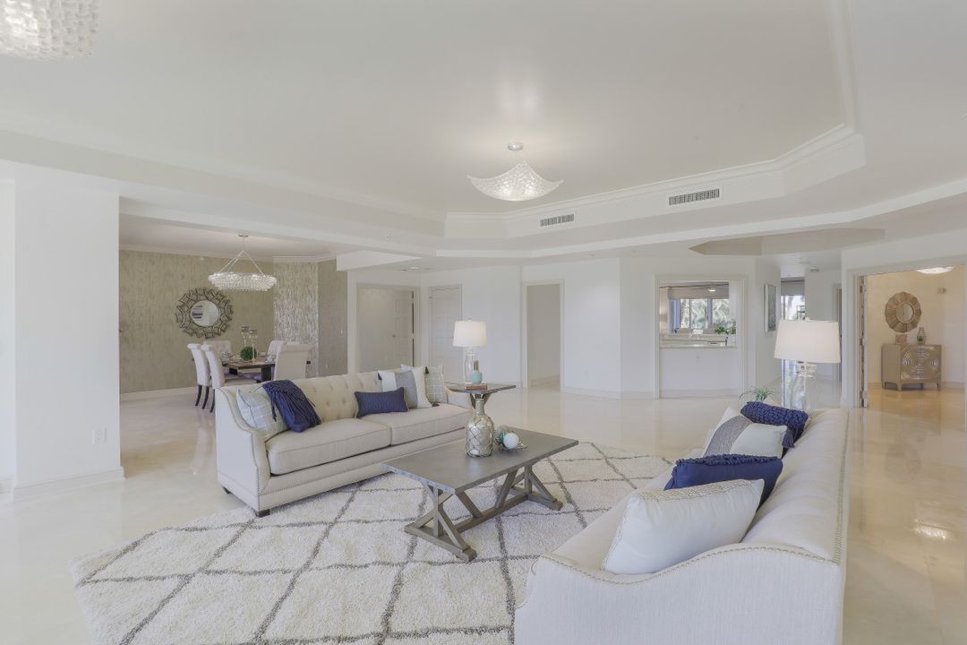 4201 Gulf Shore Blvd N #302, Naples, FL 34103