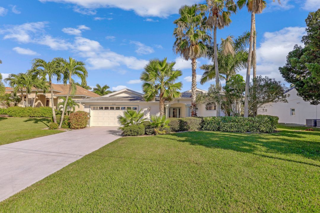 5261 Nautilus Dr, Cape Coral, FL 33904