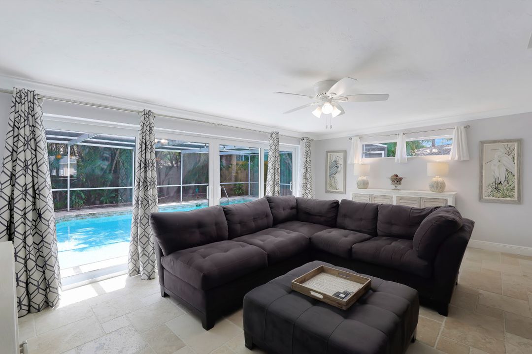 2824 Poinciana St, Naples, FL 34105