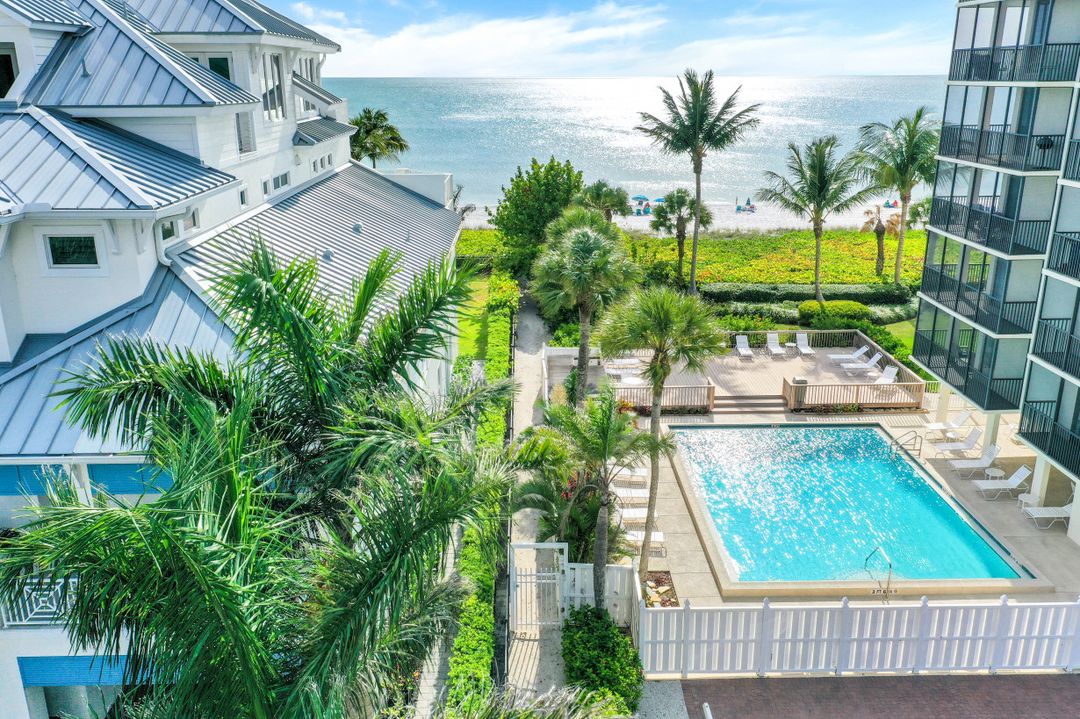 10482 Gulf Shore Dr #231, Naples, FL 34108