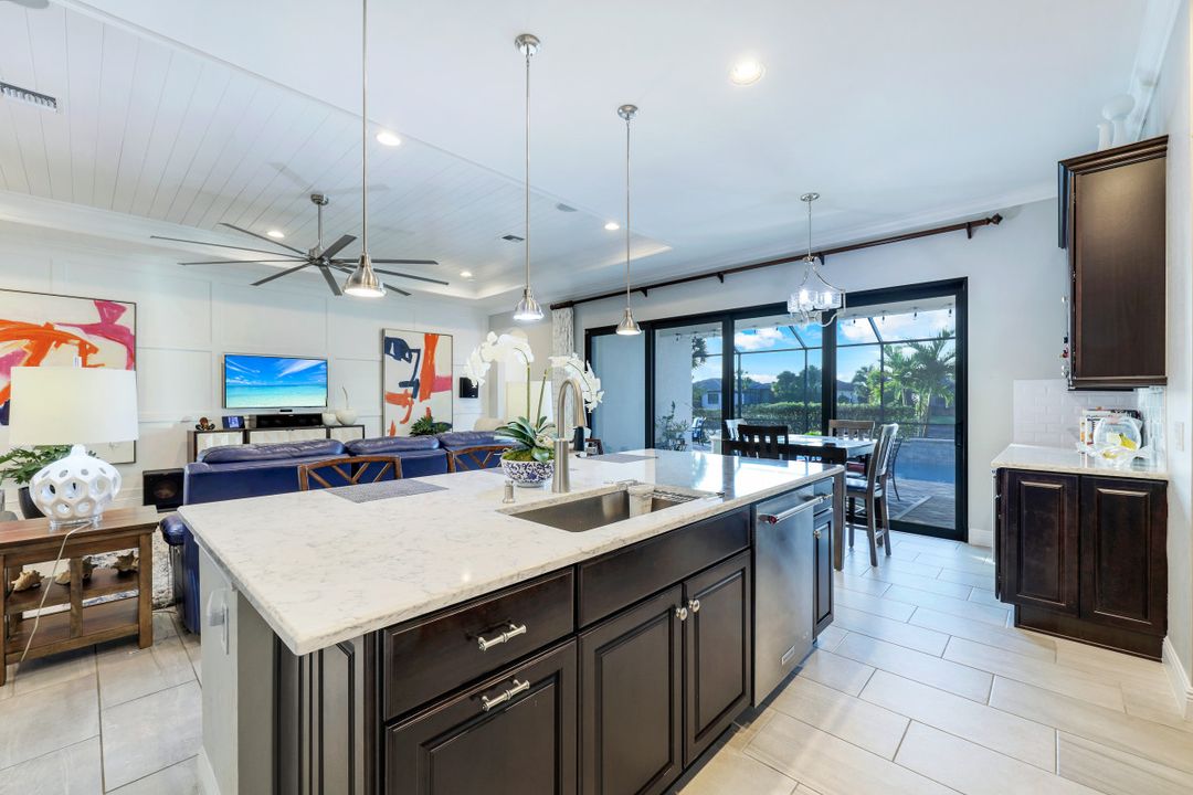 11866 White Stone Dr, Fort Myers, FL 33913