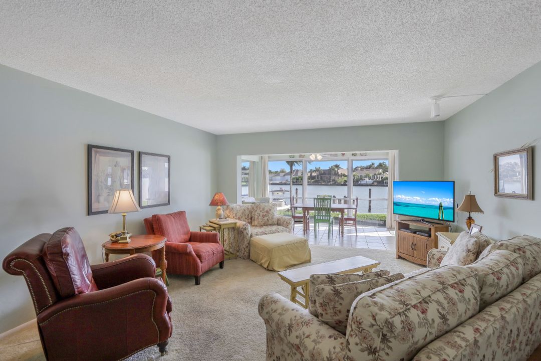 3400 Gulf Shore Blvd N #J-1, Naples, FL 34103